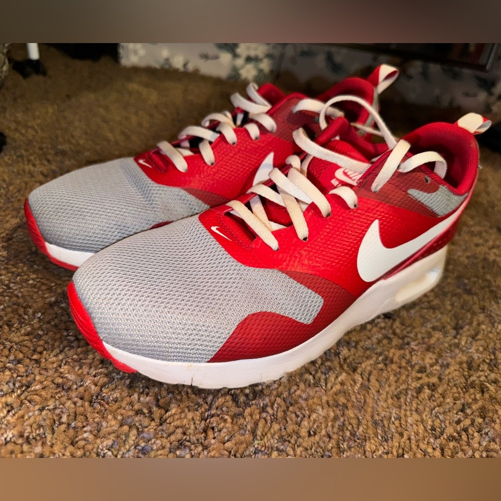 Nike kids tennis shoes